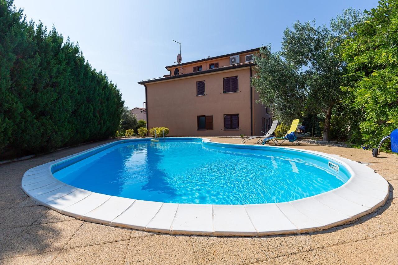 Apartments With A Swimming Pool Novigrad - 7078 Exteriér fotografie